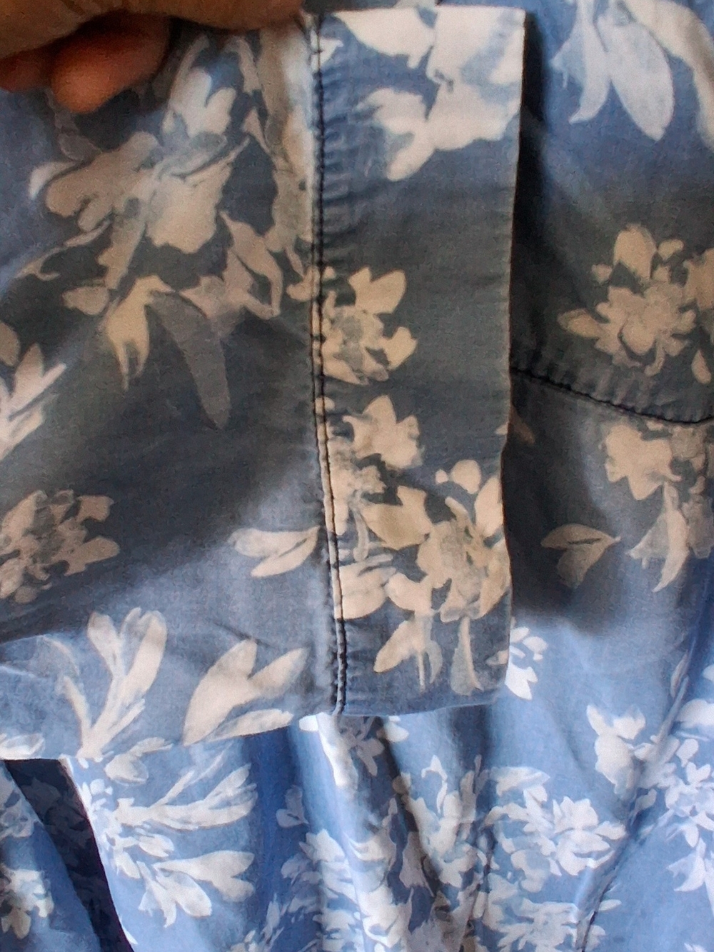 Torrid Harper Floral Challis Blouse Blue & White Size 3XL - Picture 3 of 7